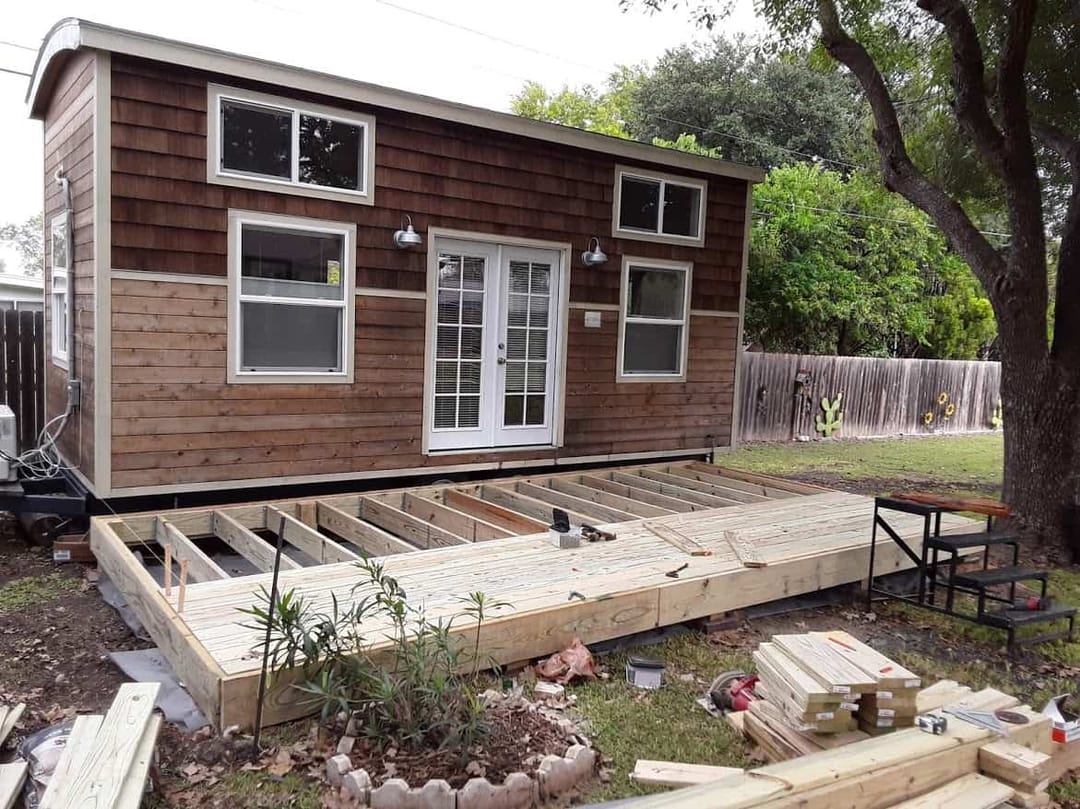 Tiny Home Deck gallery image 1
